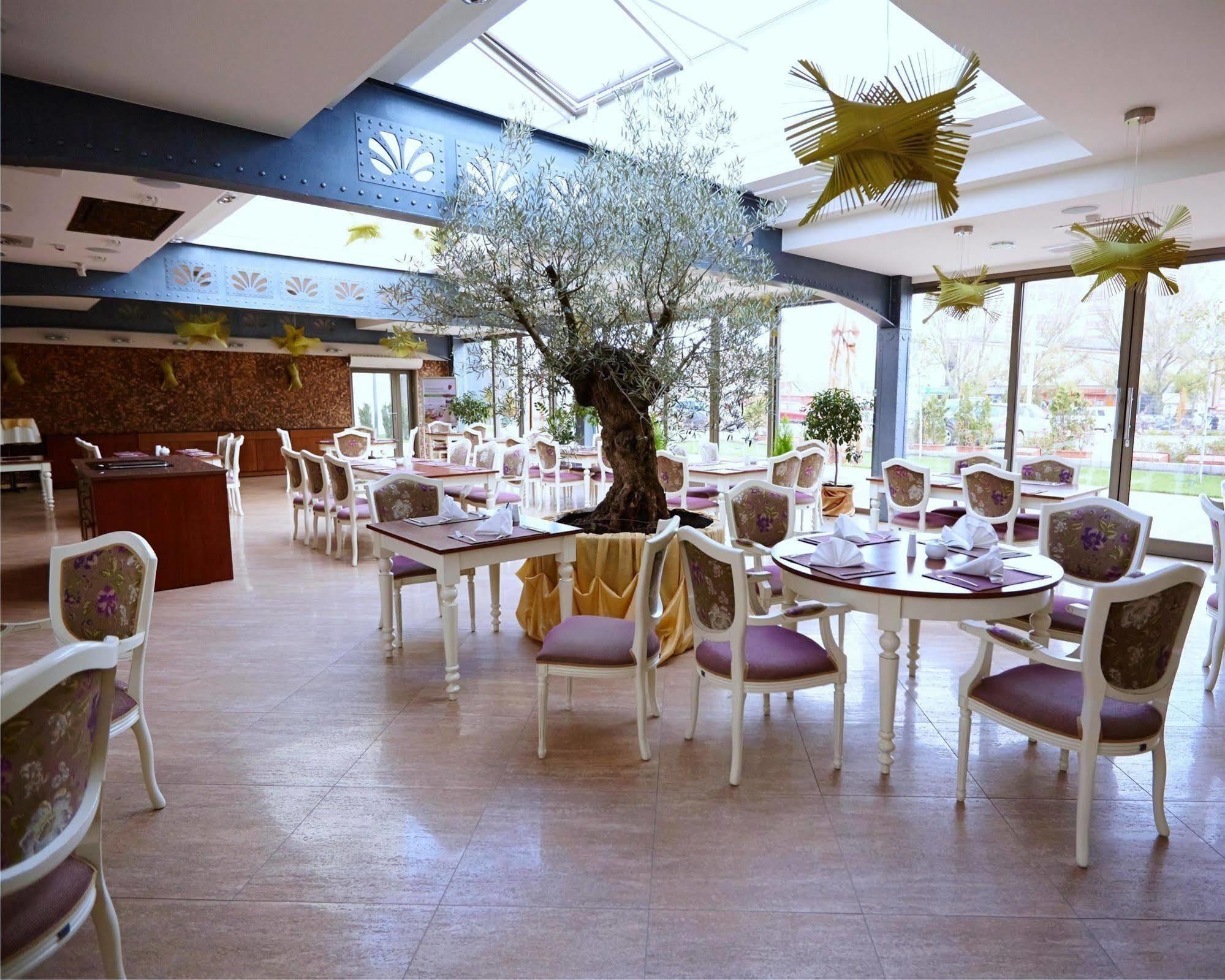 Grand Hotel Kielce Restaurant photo